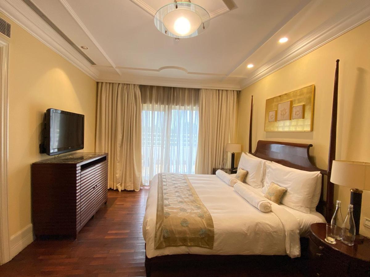 Hotel The Claridges Nueva Delhi Exterior foto A bedroom at the Taj Bengal